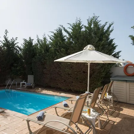 3 Bett Mit Privatem Pool In Einer Bewachten Anlage Protaras