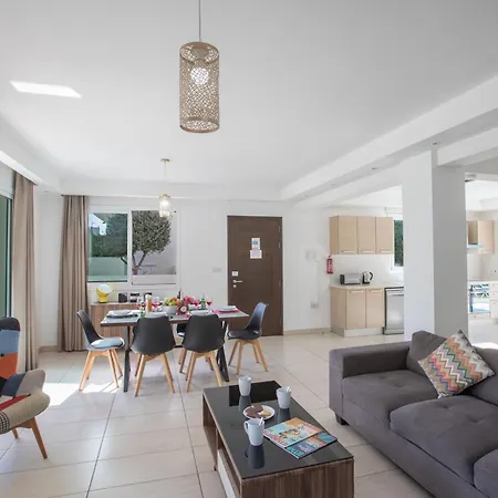 Casa vacanze 3 Bett Mit Privatem Pool In Einer Bewachten Anlage Protaras