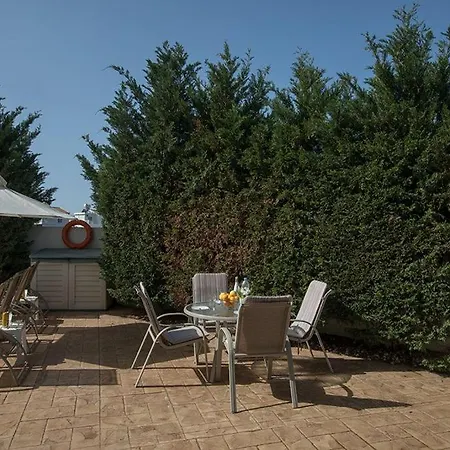 3 Bett Mit Privatem Pool In Einer Bewachten Anlage Protaras